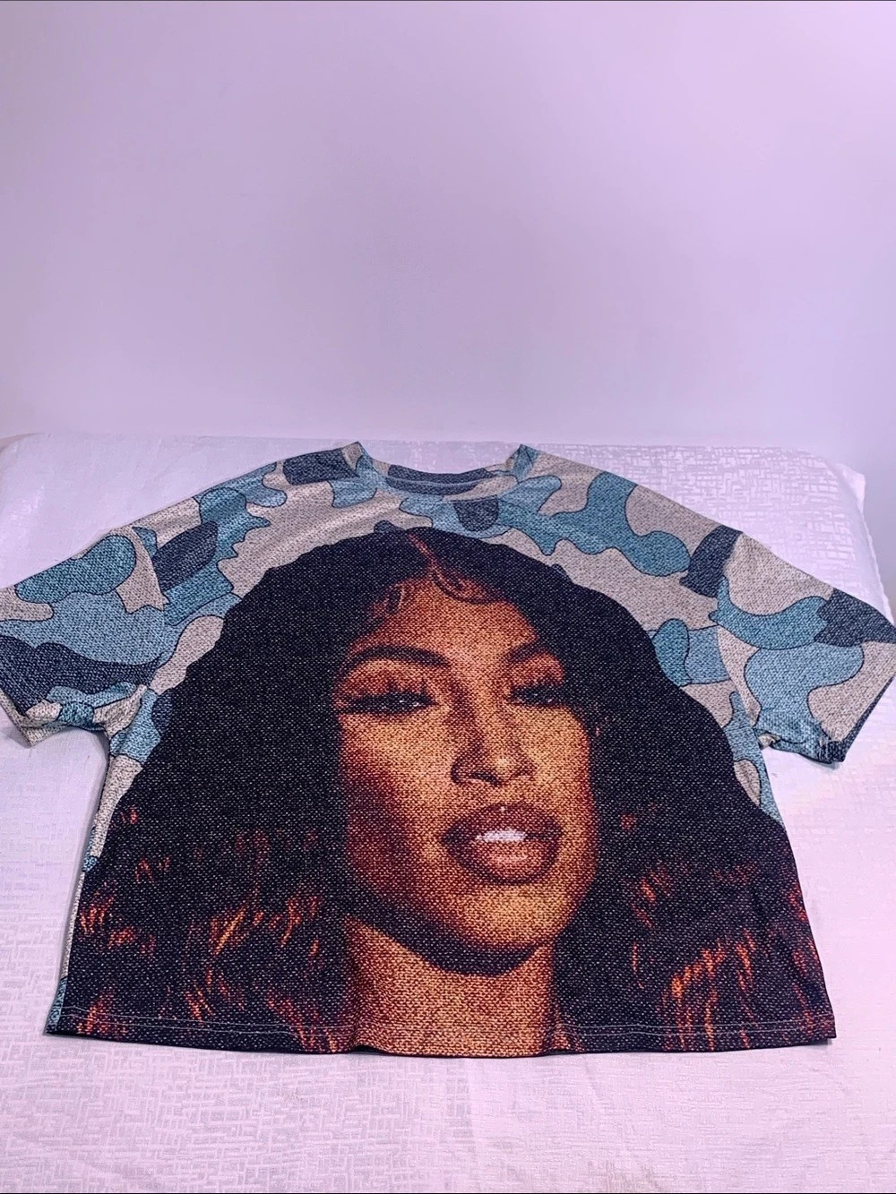 SHEIN Camo Graphic oversized Tee in Blue. Size Small Like New
